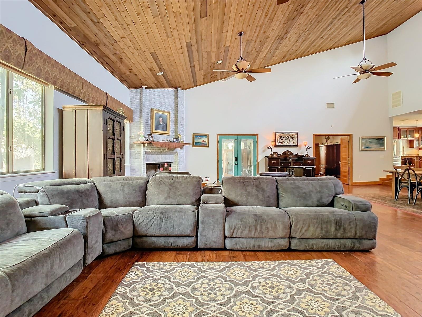 Key West-Style 5-Bedroom Pool Home in Maitland