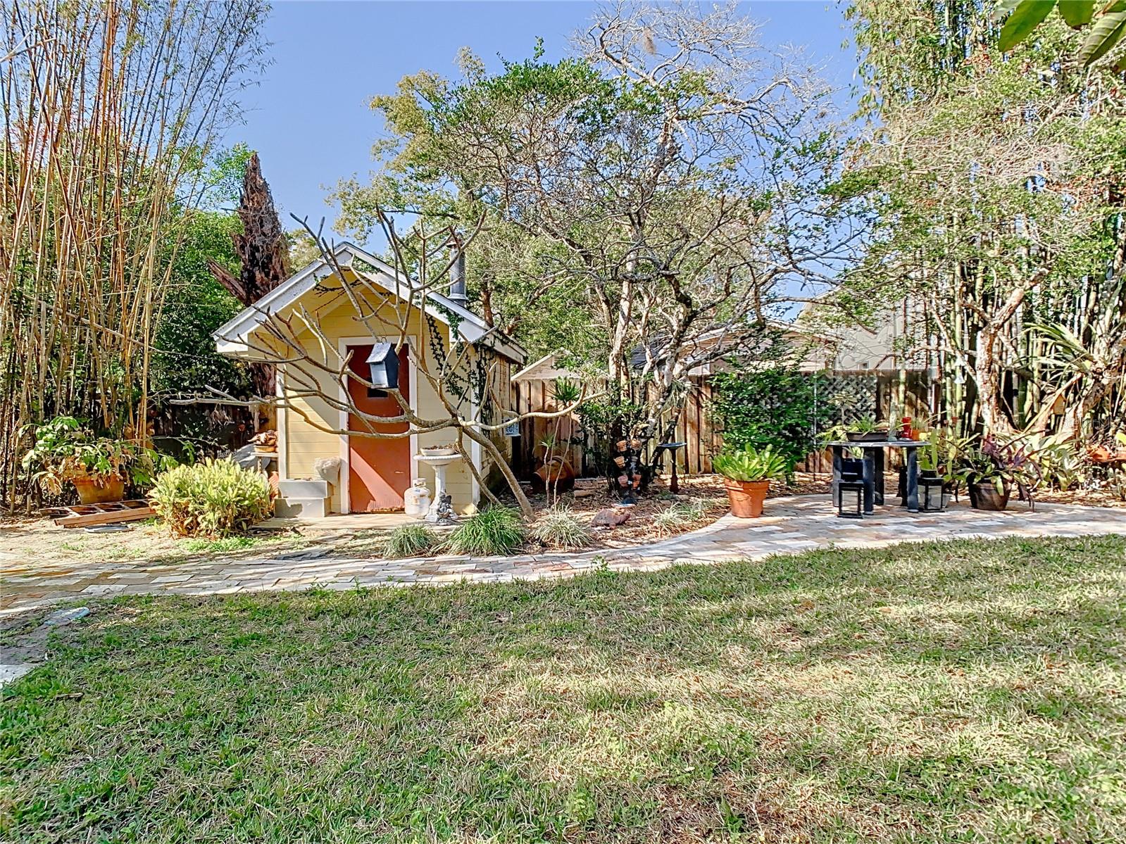Key West-Style 5-Bedroom Pool Home in Maitland