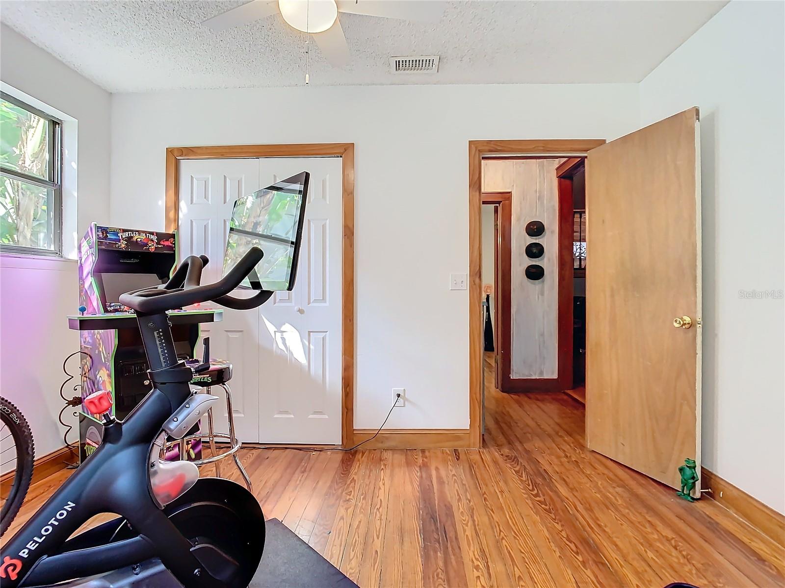 Key West-Style 5-Bedroom Pool Home in Maitland