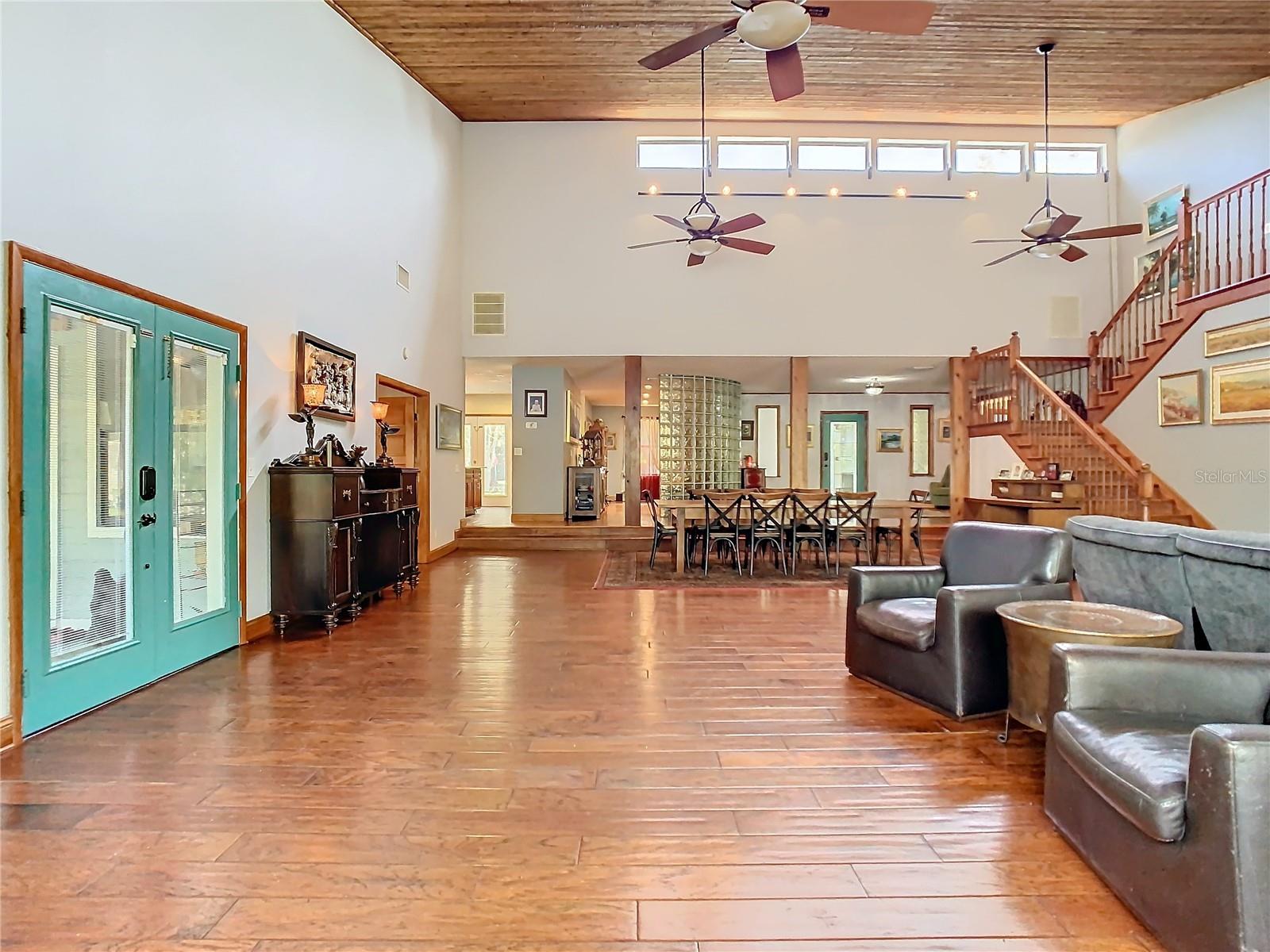 Key West-Style 5-Bedroom Pool Home in Maitland