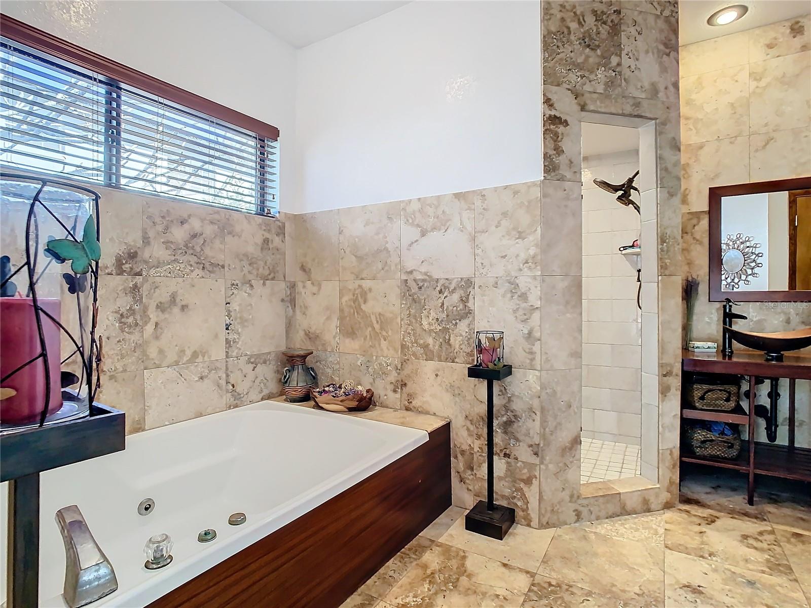 Key West-Style 5-Bedroom Pool Home in Maitland