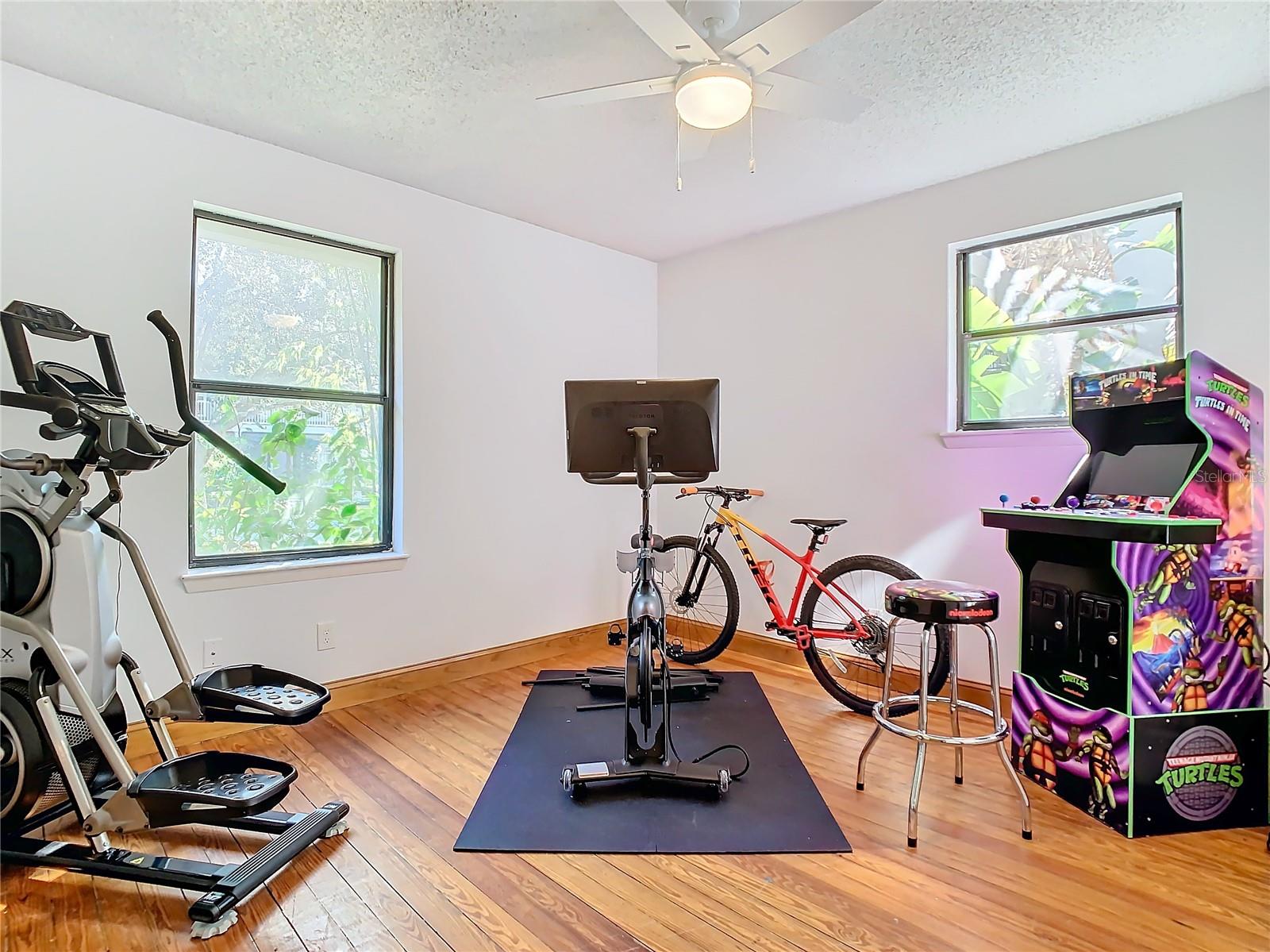 Key West-Style 5-Bedroom Pool Home in Maitland