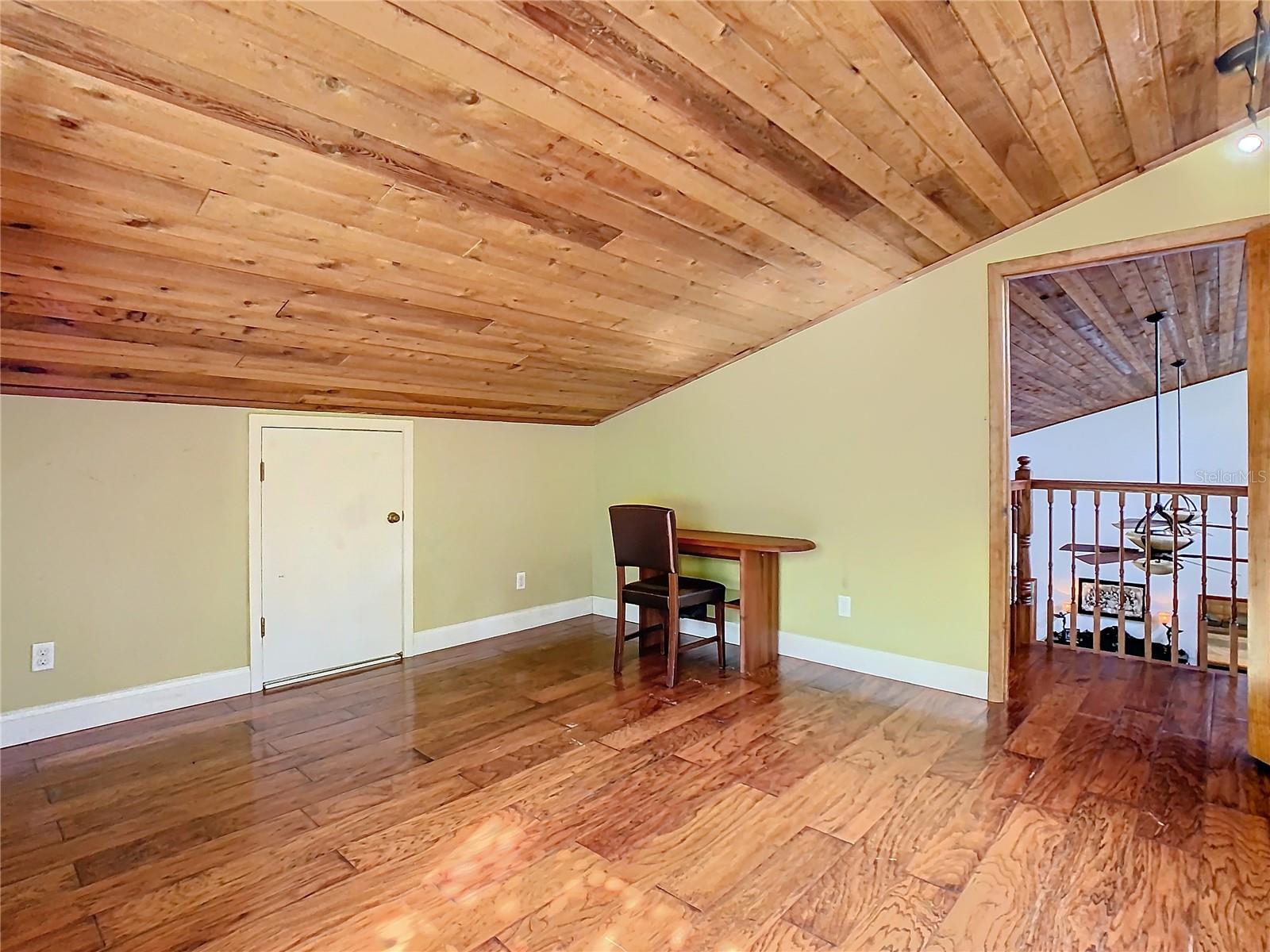 Key West-Style 5-Bedroom Pool Home in Maitland
