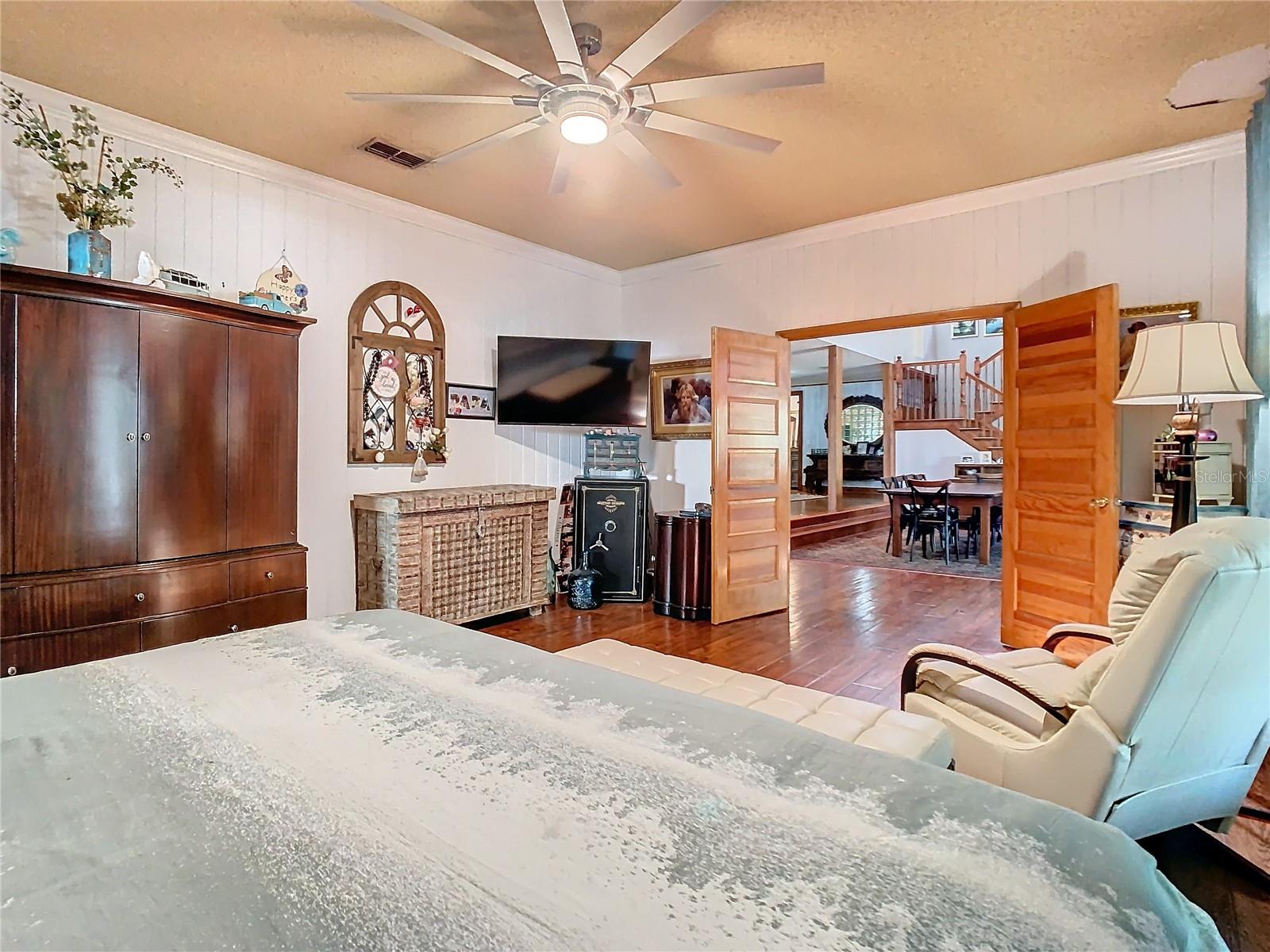 Key West-Style 5-Bedroom Pool Home in Maitland