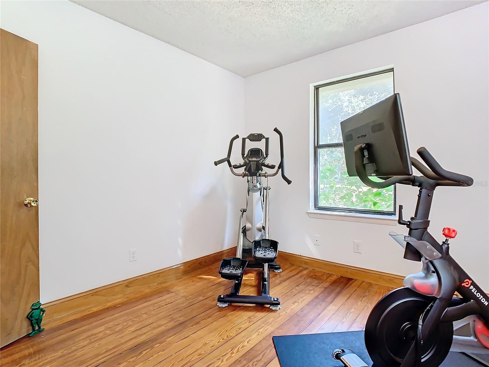 Key West-Style 5-Bedroom Pool Home in Maitland