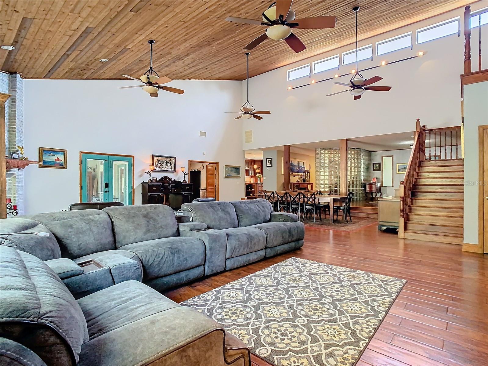 Key West-Style 5-Bedroom Pool Home in Maitland