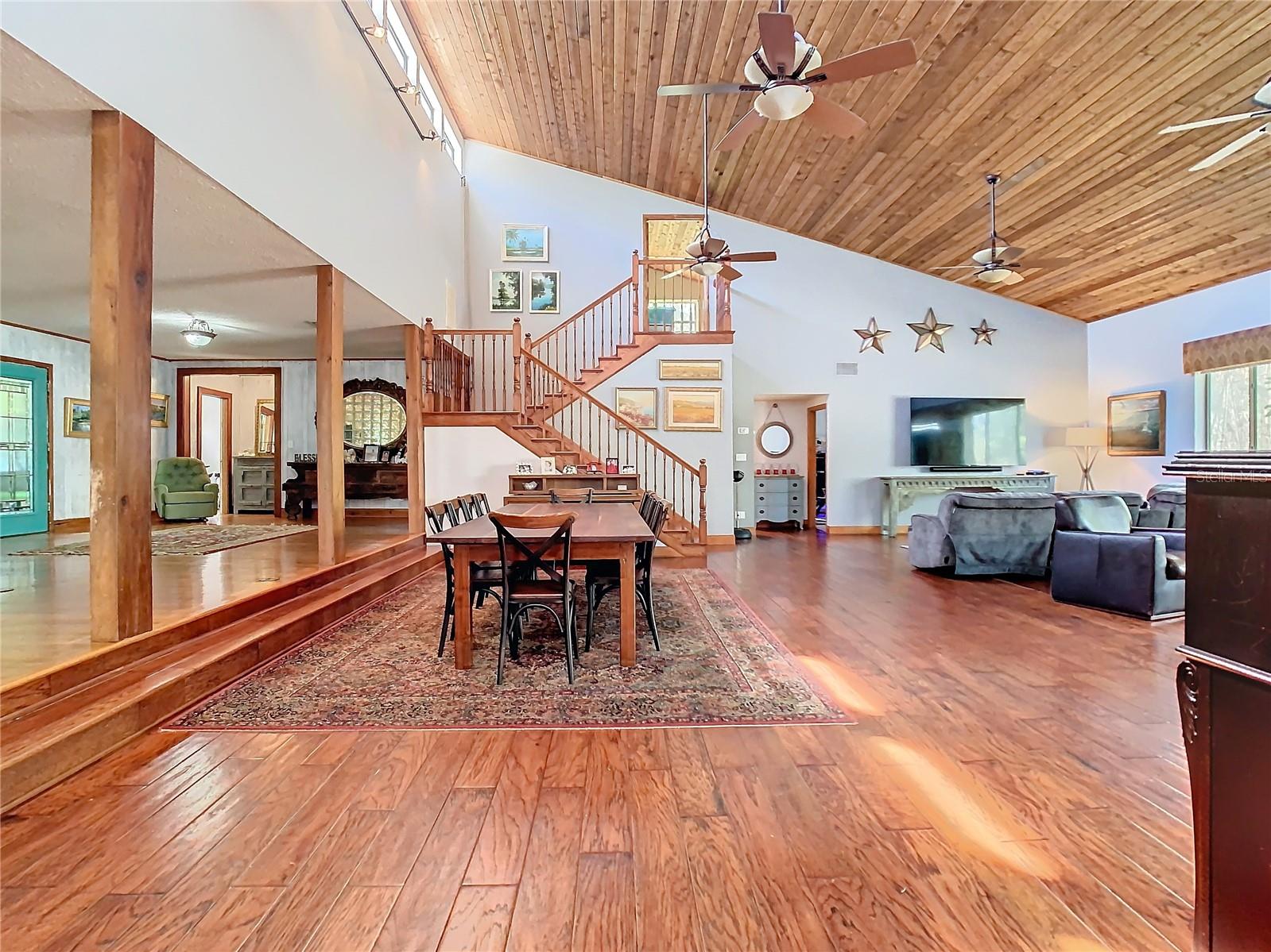 Key West-Style 5-Bedroom Pool Home in Maitland