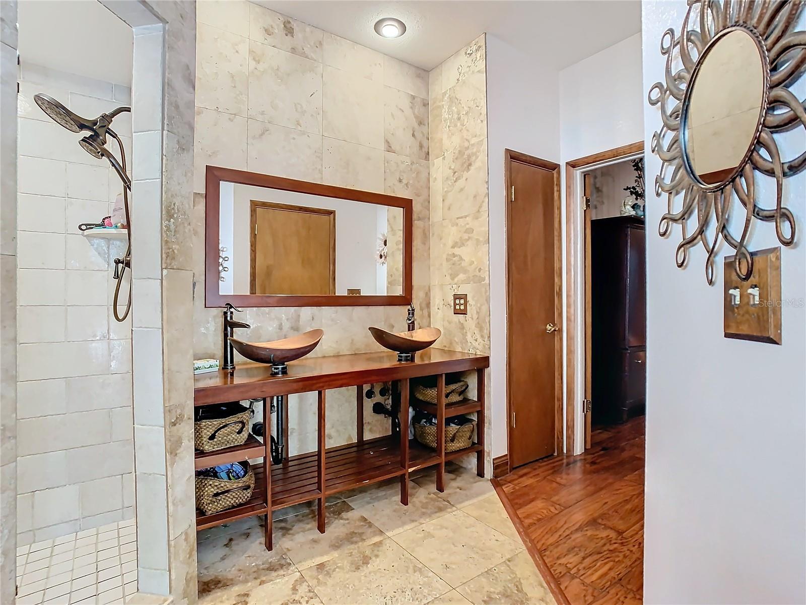 Key West-Style 5-Bedroom Pool Home in Maitland
