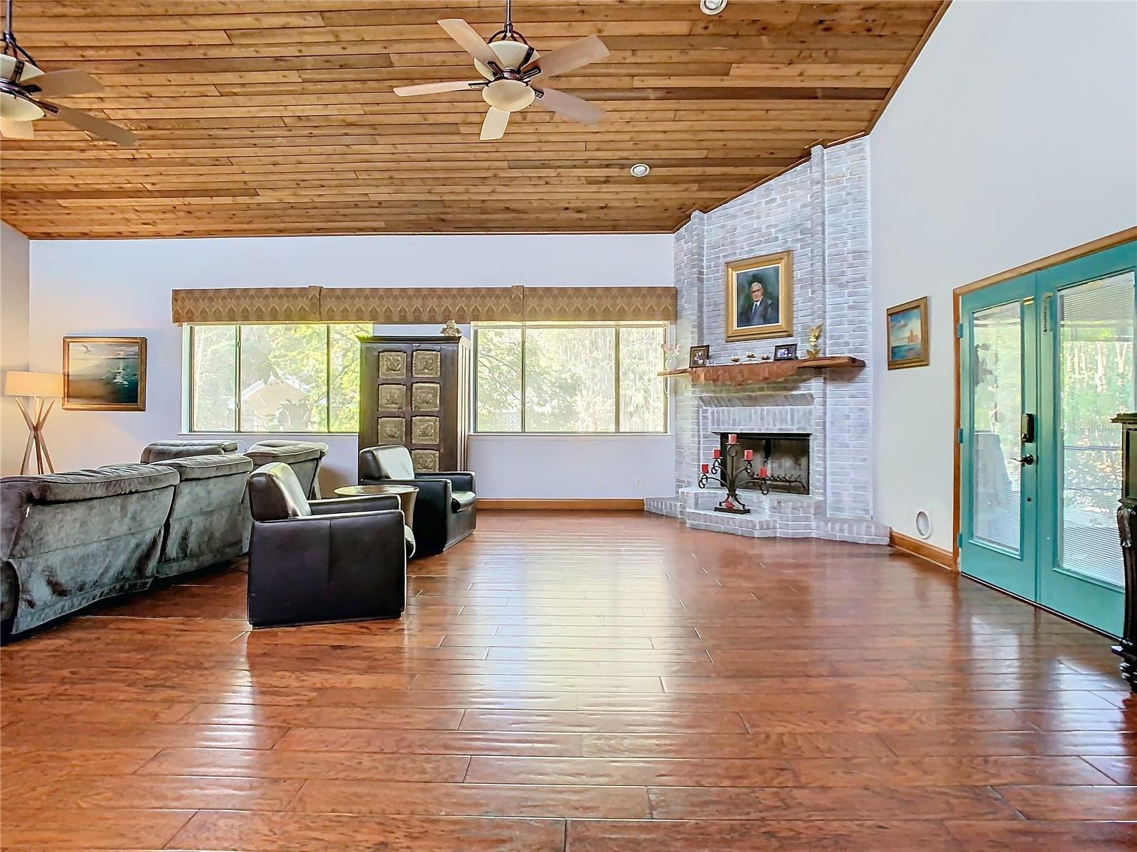 Key West-Style 5-Bedroom Pool Home in Maitland