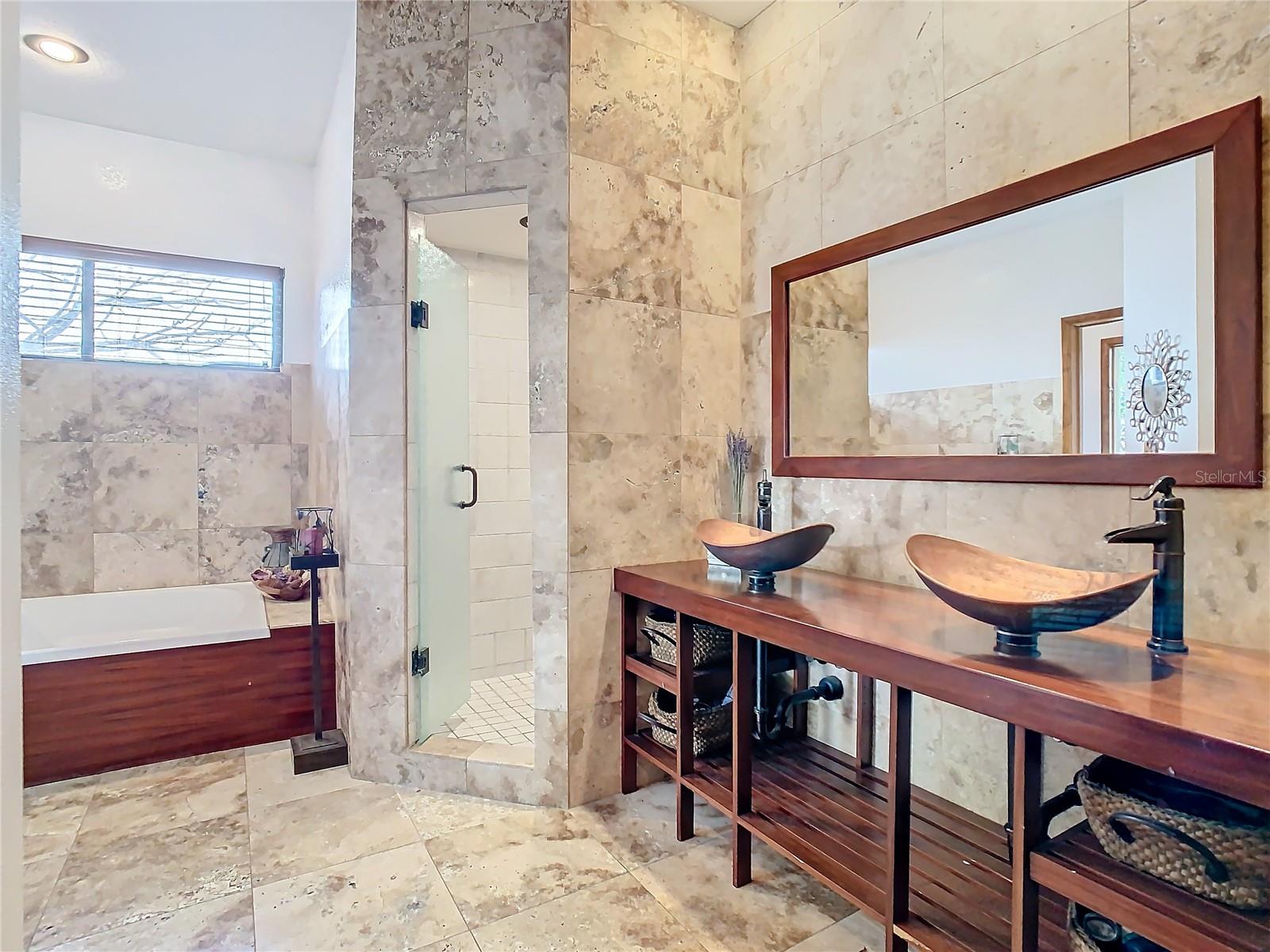 Key West-Style 5-Bedroom Pool Home in Maitland