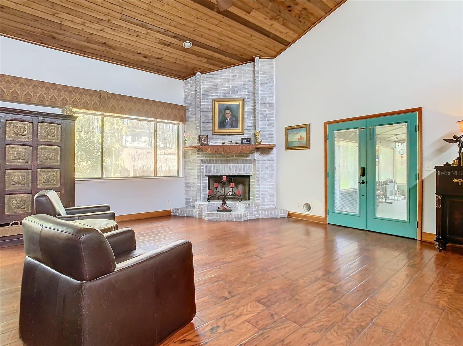 Key West-Style 5-Bedroom Pool Home in Maitland
