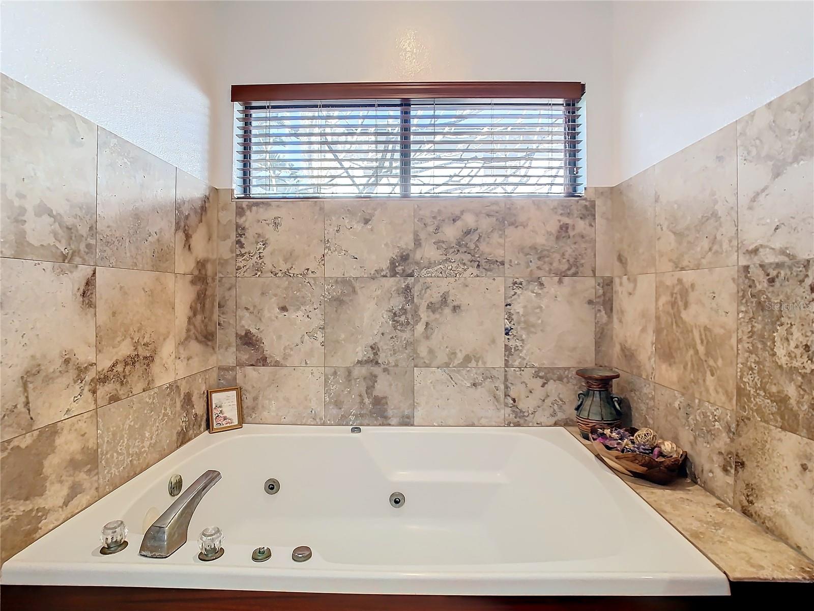 Key West-Style 5-Bedroom Pool Home in Maitland