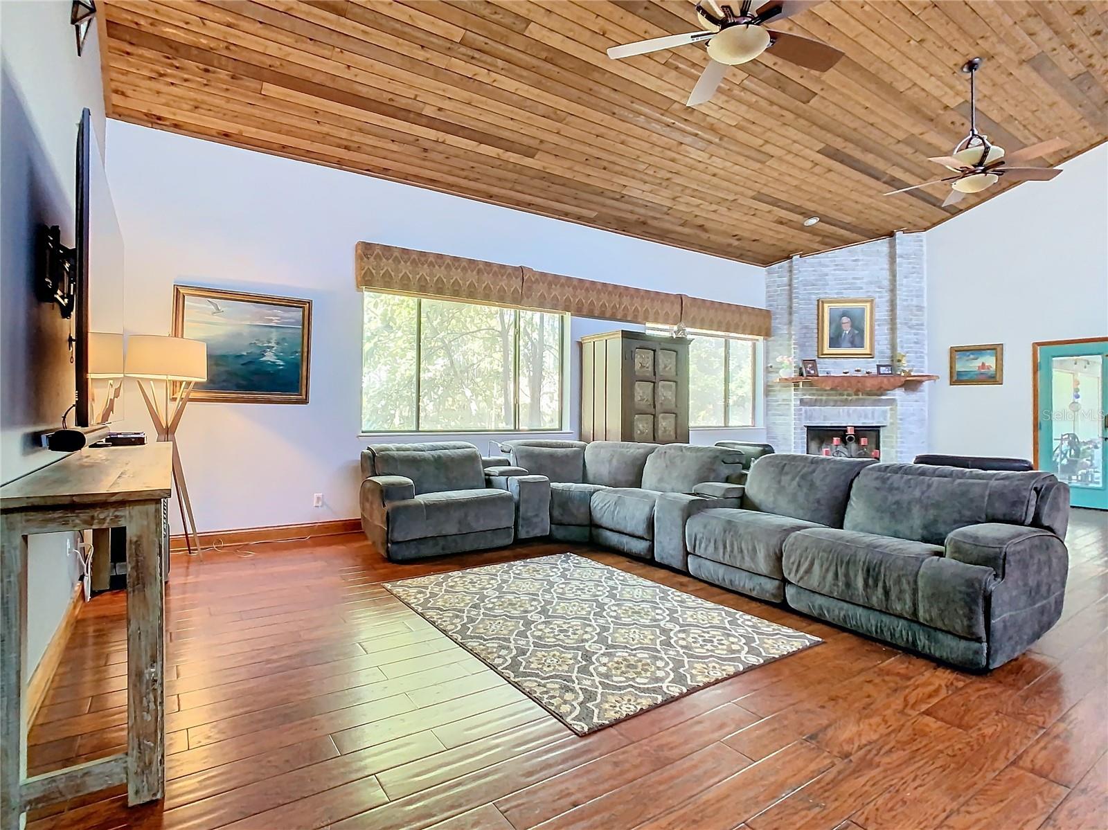 Key West-Style 5-Bedroom Pool Home in Maitland