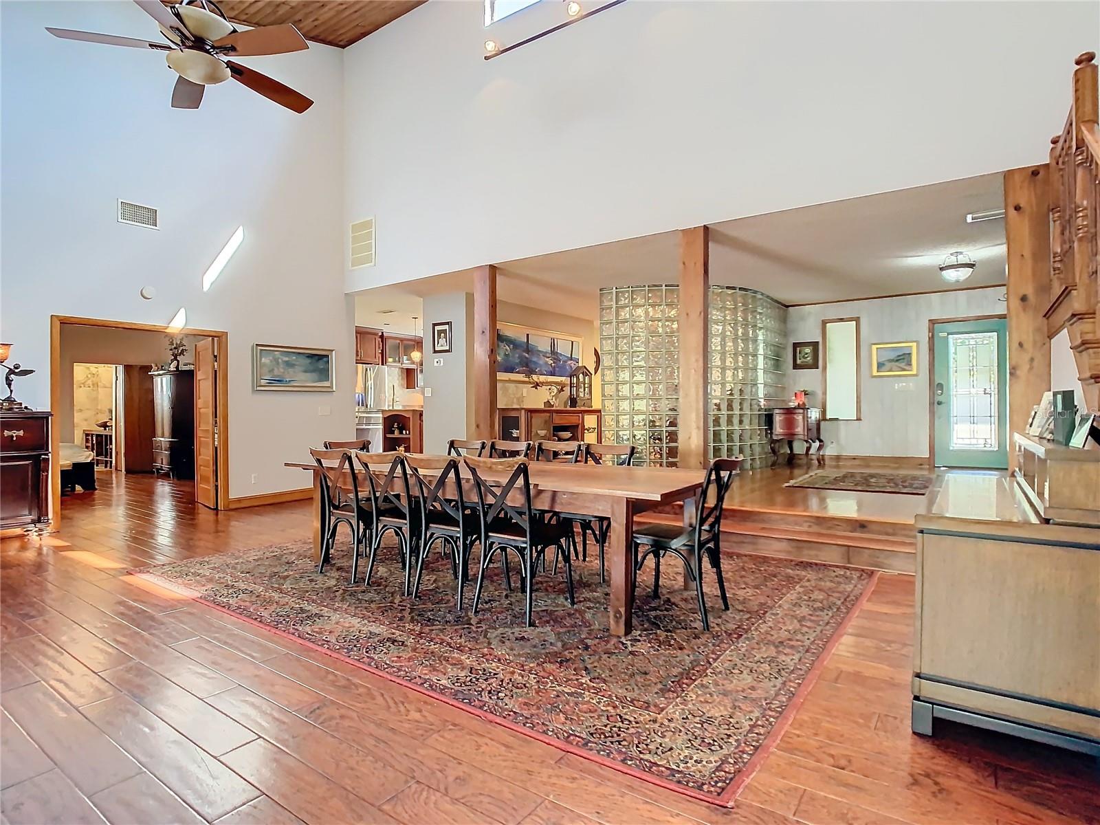 Key West-Style 5-Bedroom Pool Home in Maitland