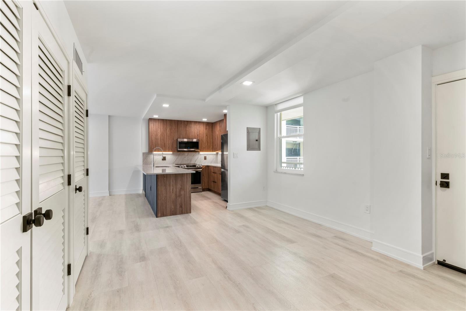 690 OSCEOLA AVE #502