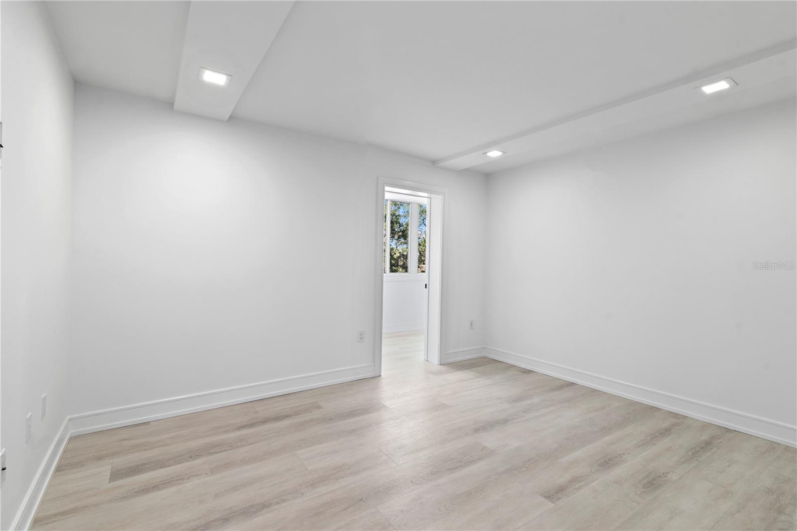 690 OSCEOLA AVE #502