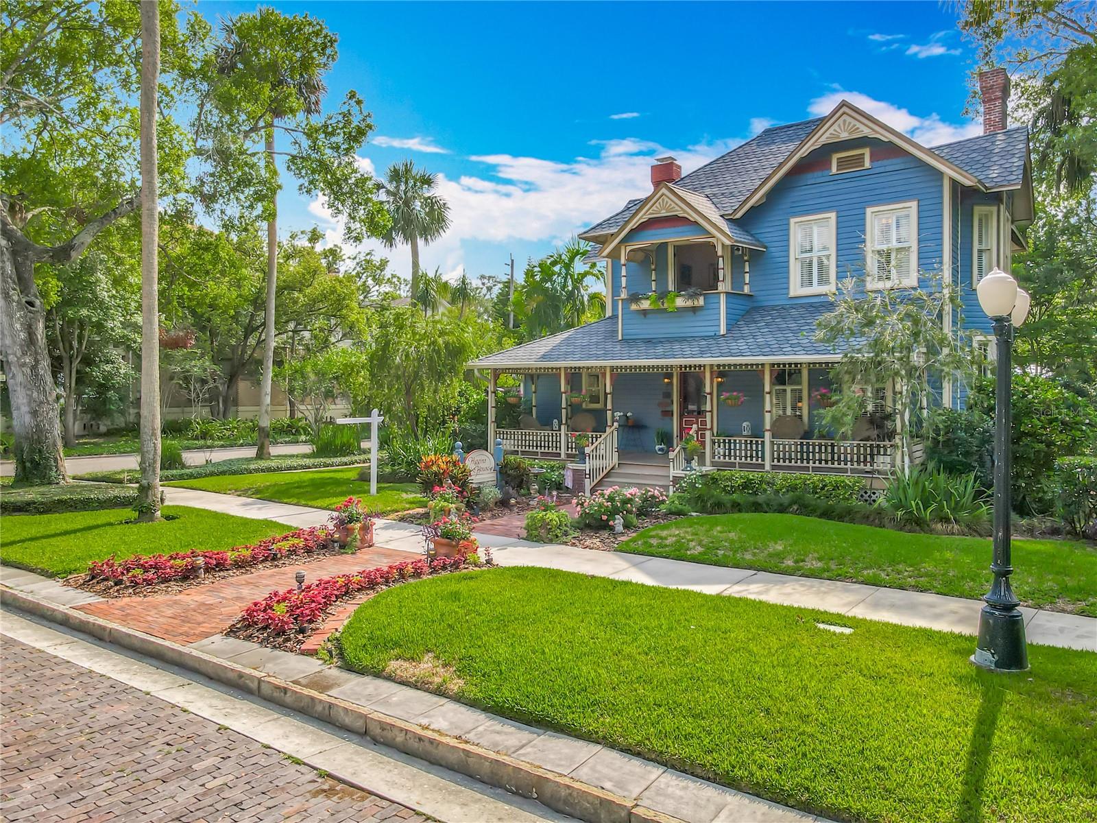 Historic Queen Anne Victorian in Sanford