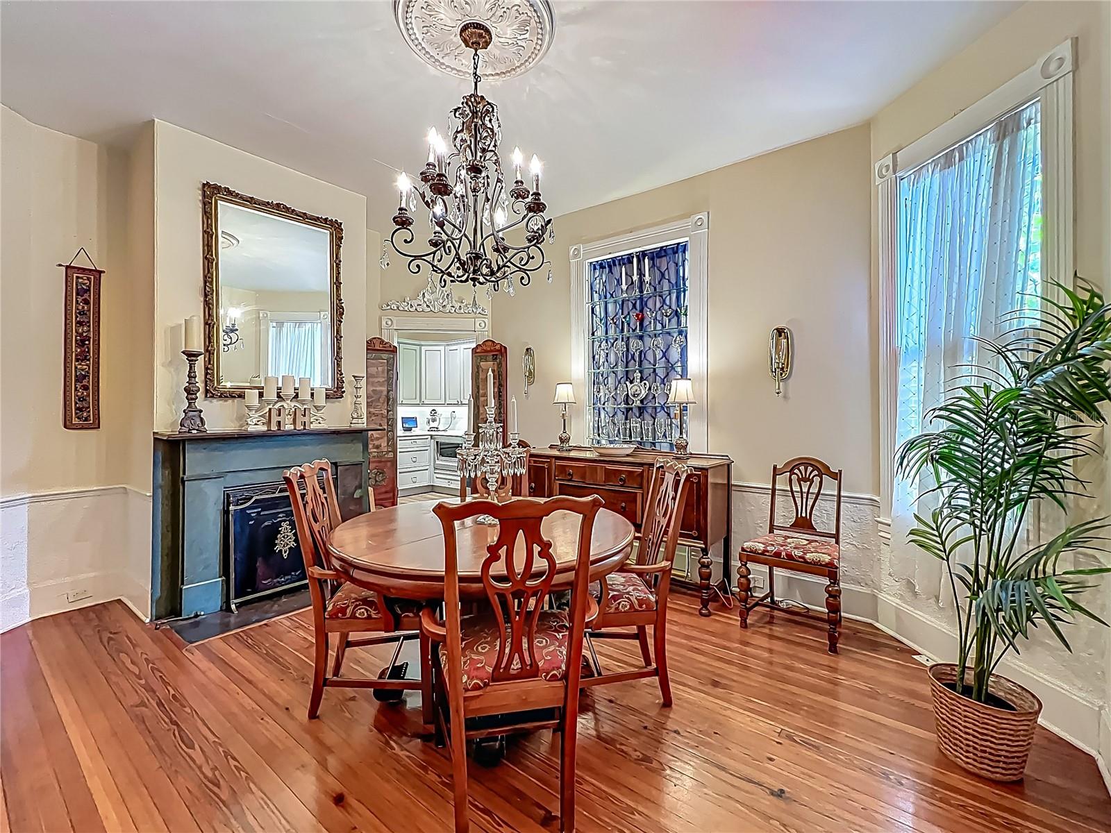 Historic Queen Anne Victorian in Sanford