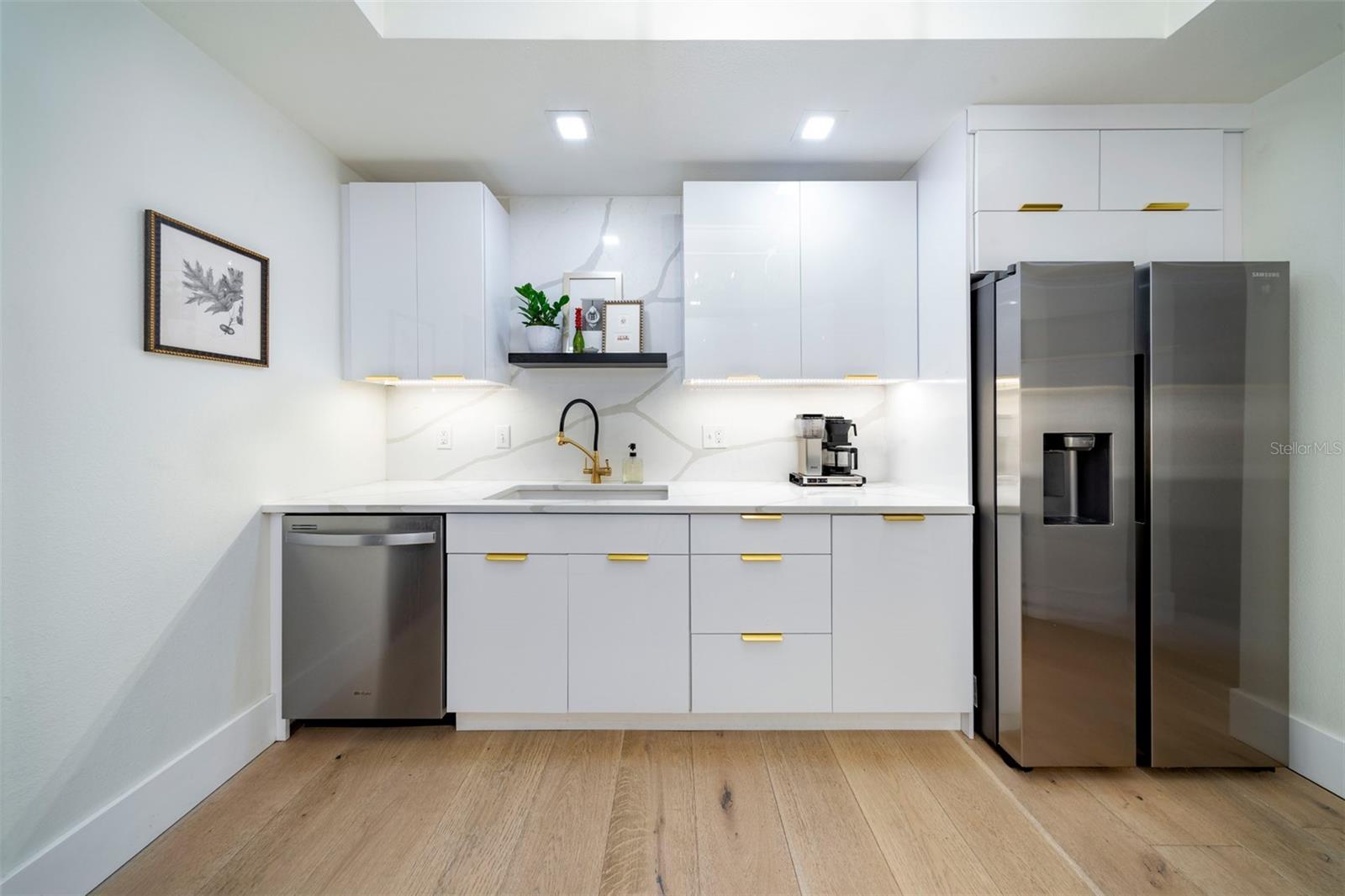 200 CAROLINA AVE #201
