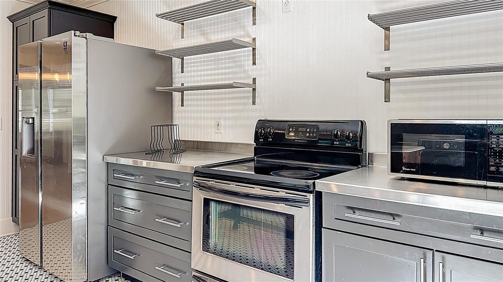 Two-Bedroom 1925 Bungalow for Lease near Thorton Park and Lake Eola
