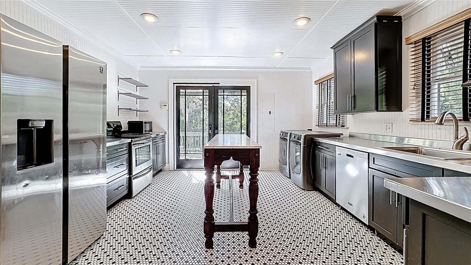 Two-Bedroom 1925 Bungalow for Lease near Thorton Park and Lake Eola