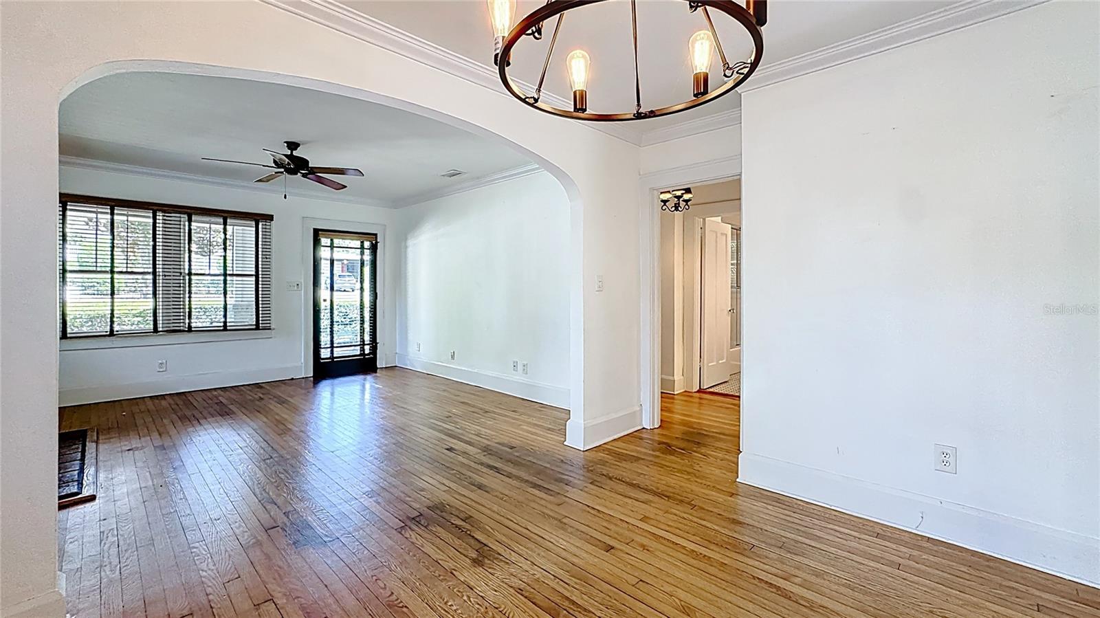 Two-Bedroom 1925 Bungalow for Lease near Thorton Park and Lake Eola