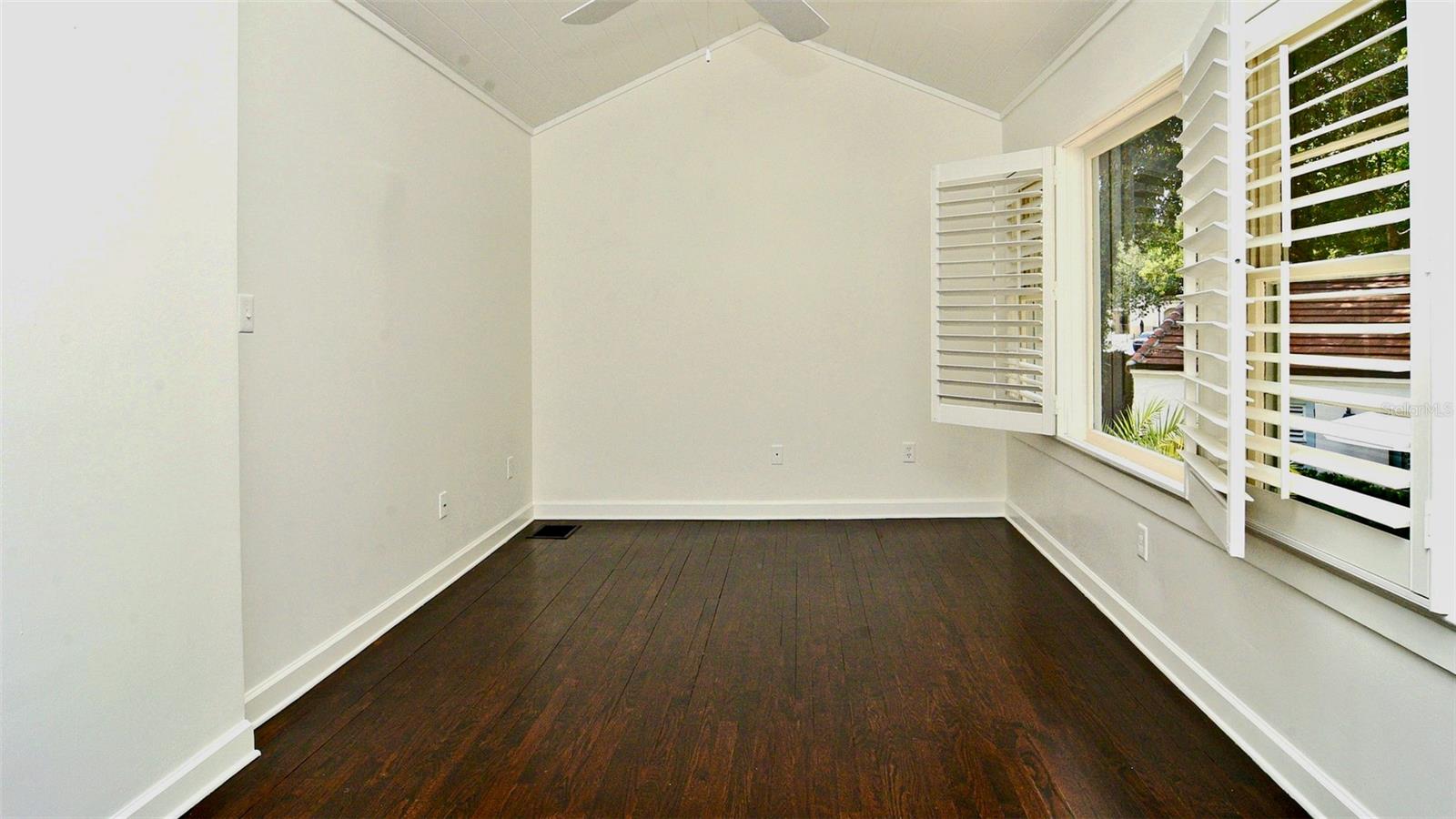 One-Bedroom Apartment for Lease in Historic Winter Park Building