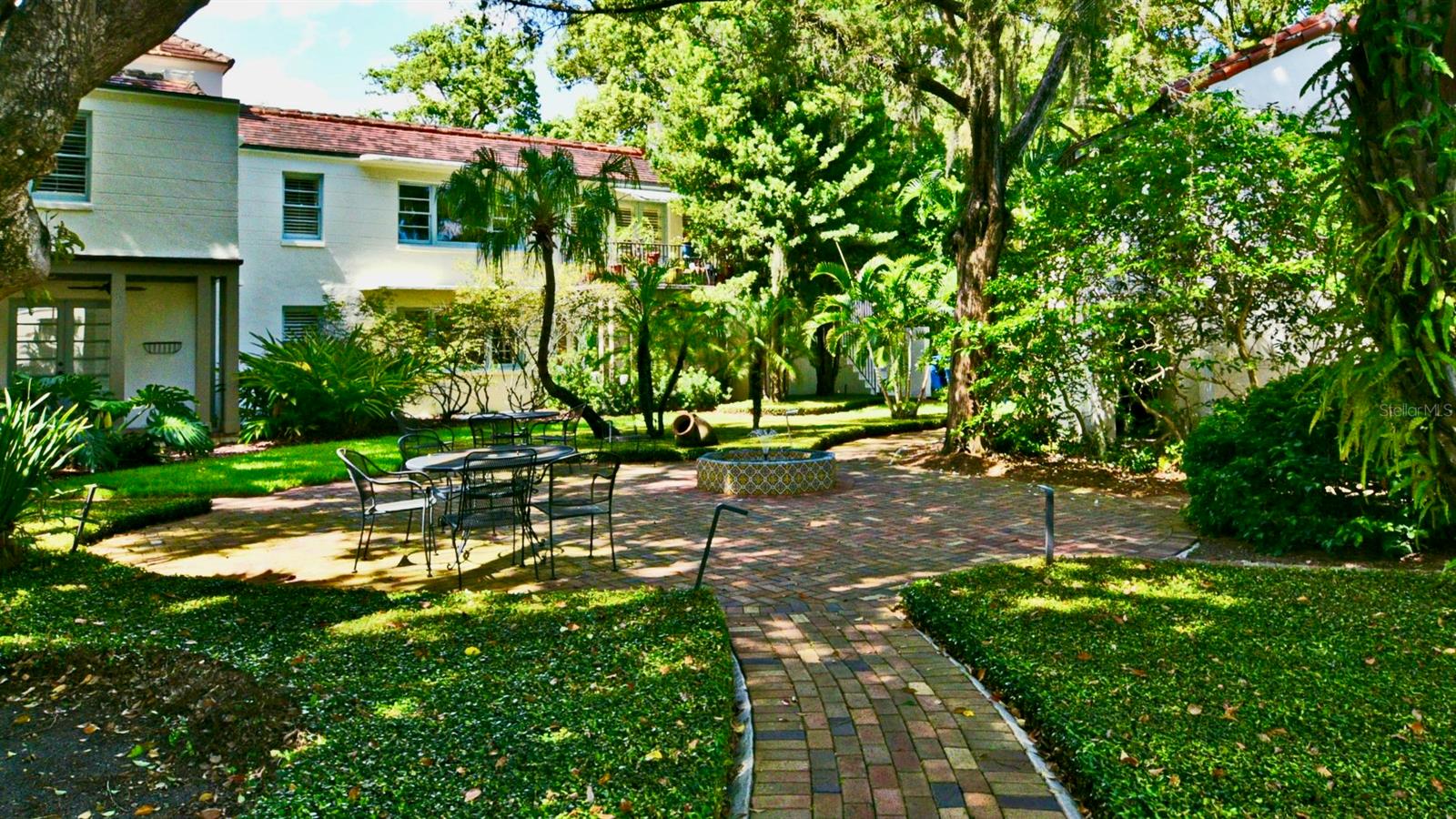 One-Bedroom Apartment for Lease in Historic Winter Park Building