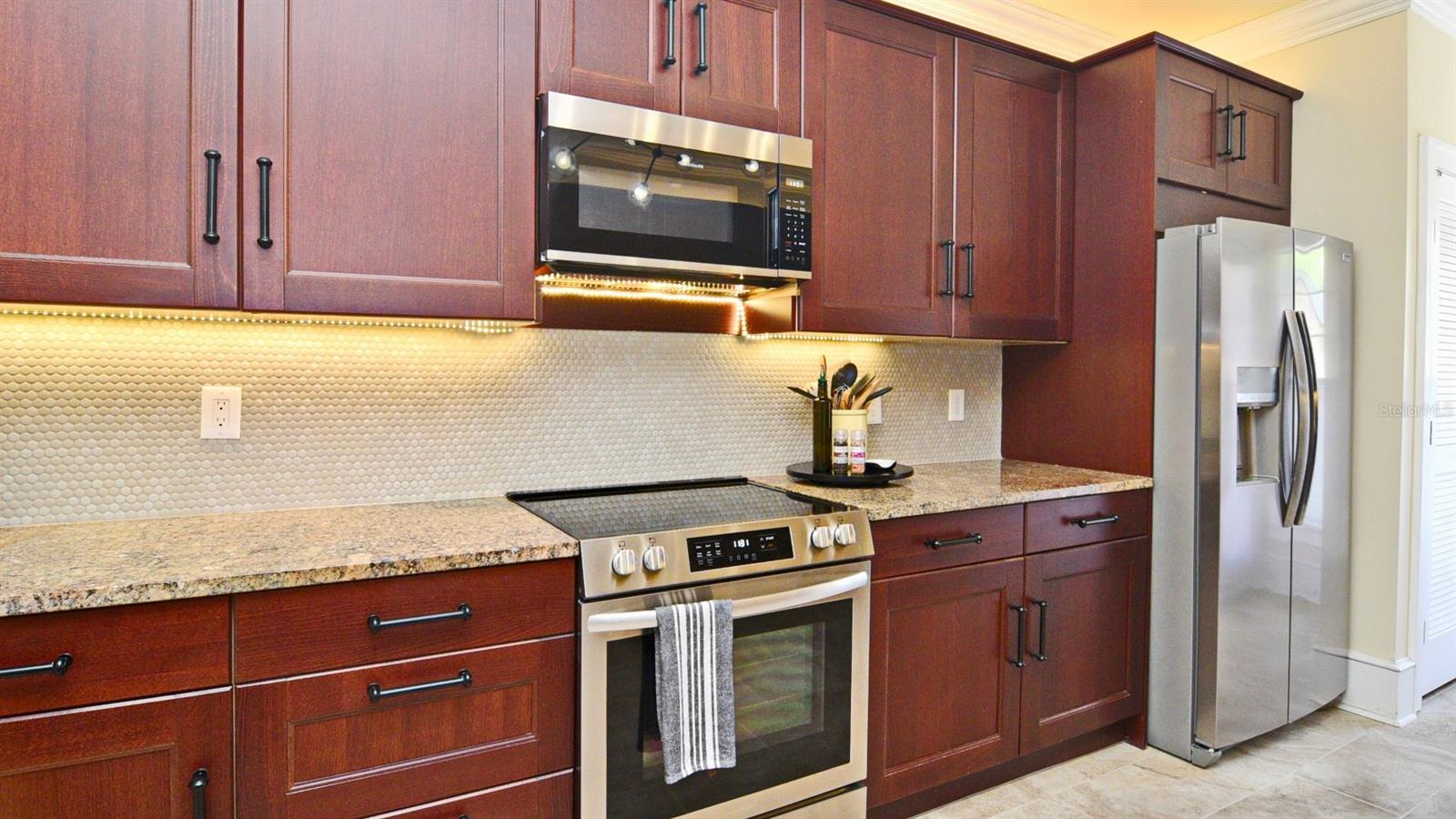 Charming 1925 Bungalow with Guesthouse in Orlando's Colonialtown