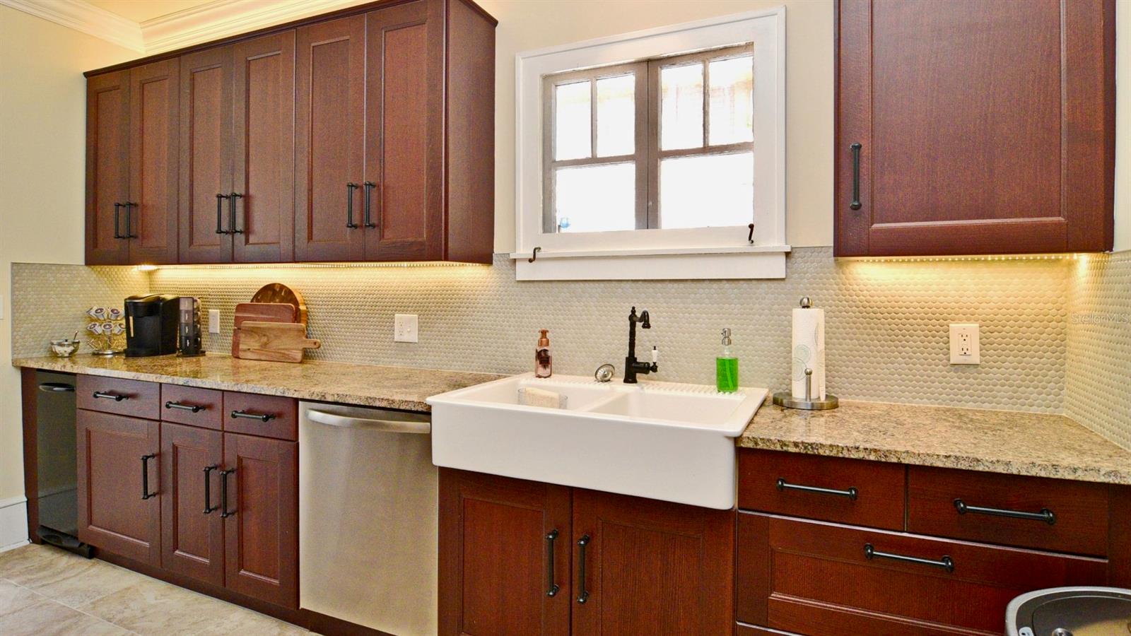 Charming 1925 Bungalow with Guesthouse in Orlando's Colonialtown