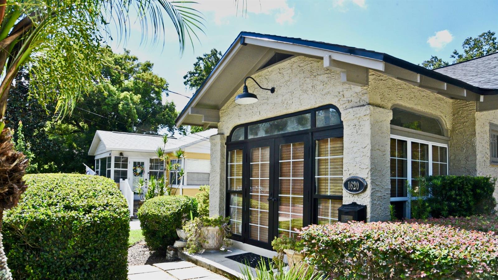 Charming 1925 Bungalow with Guesthouse in Orlando's Colonialtown