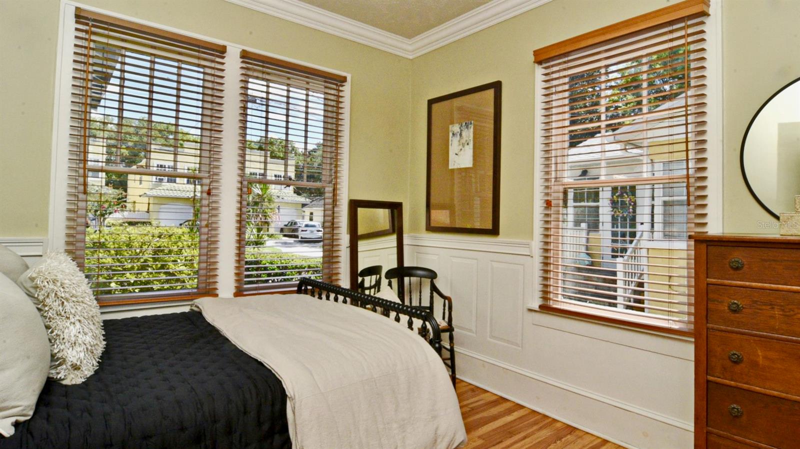 Charming 1925 Bungalow with Guesthouse in Orlando's Colonialtown