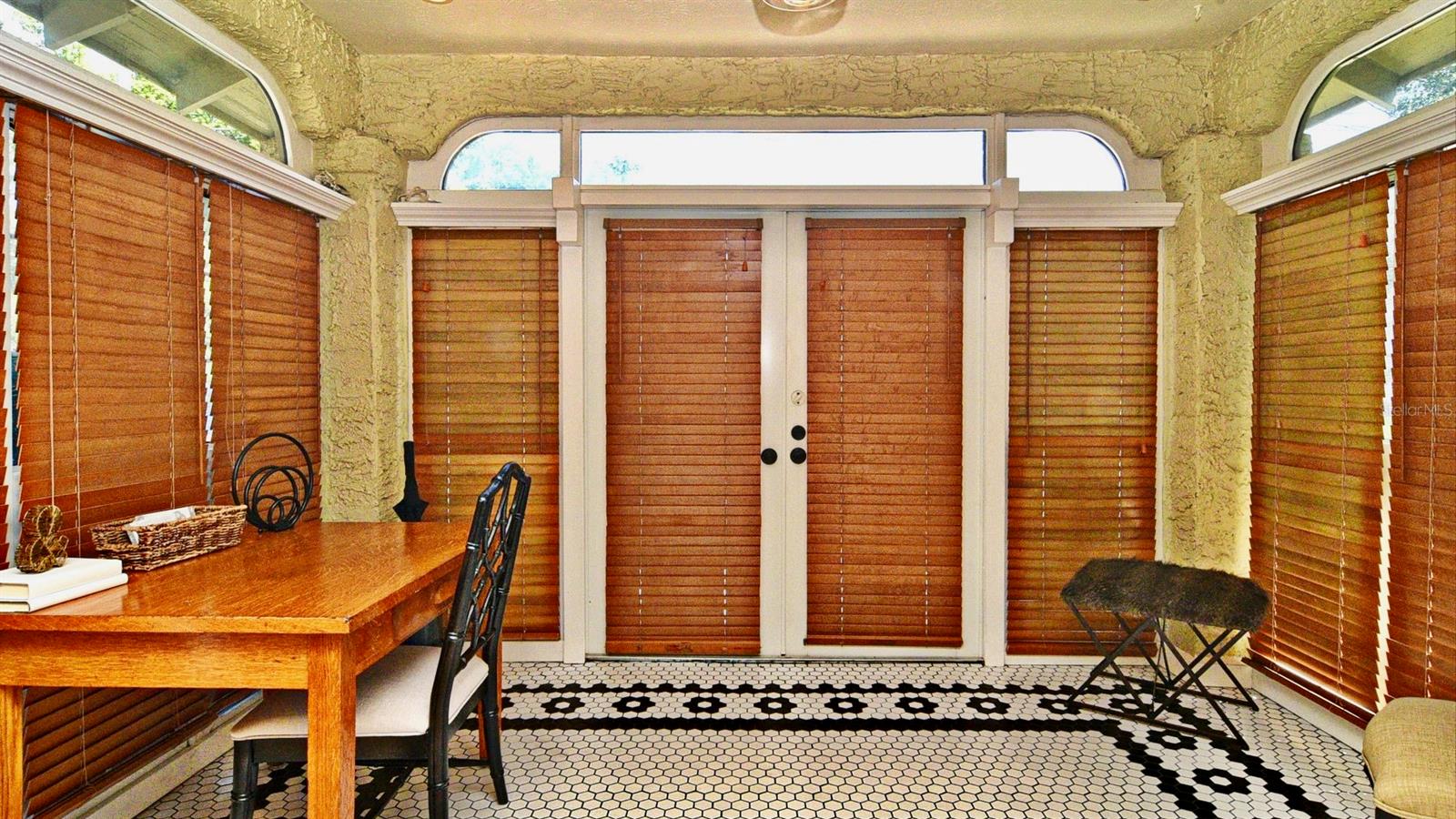 Charming 1925 Bungalow with Guesthouse in Orlando's Colonialtown