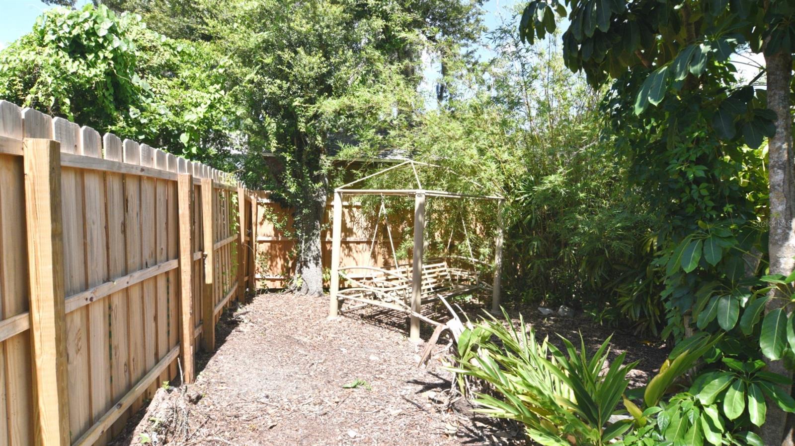 Charming 1925 Bungalow with Guesthouse in Orlando's Colonialtown