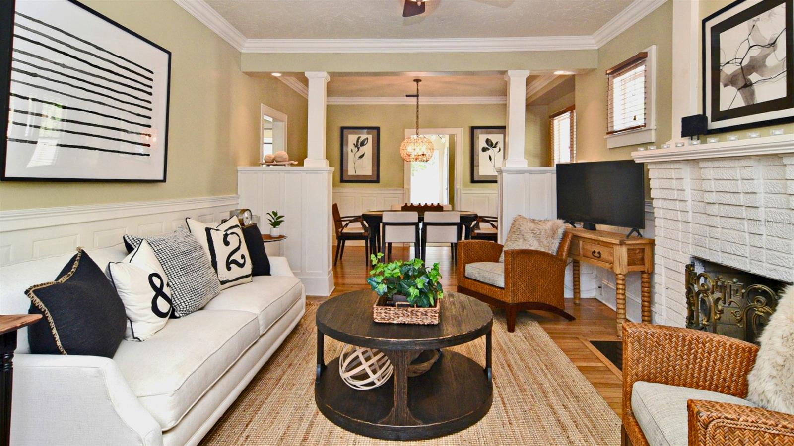 Charming 1925 Bungalow with Guesthouse in Orlando's Colonialtown