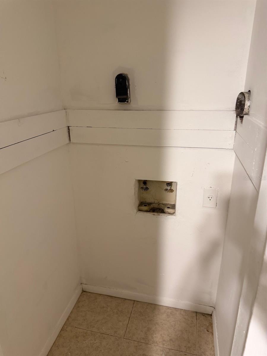 105 CORY LN