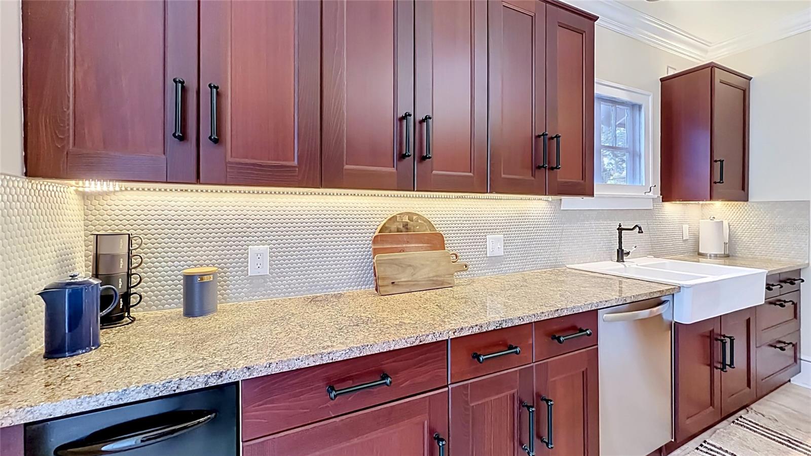 2-Bedroom Colonialtown Bungalow for Lease