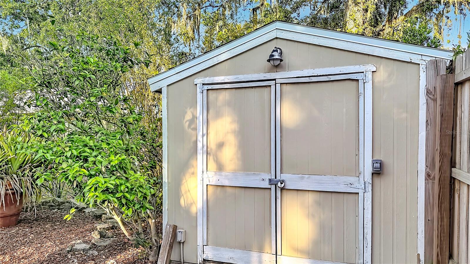 2-Bedroom Colonialtown Bungalow for Lease