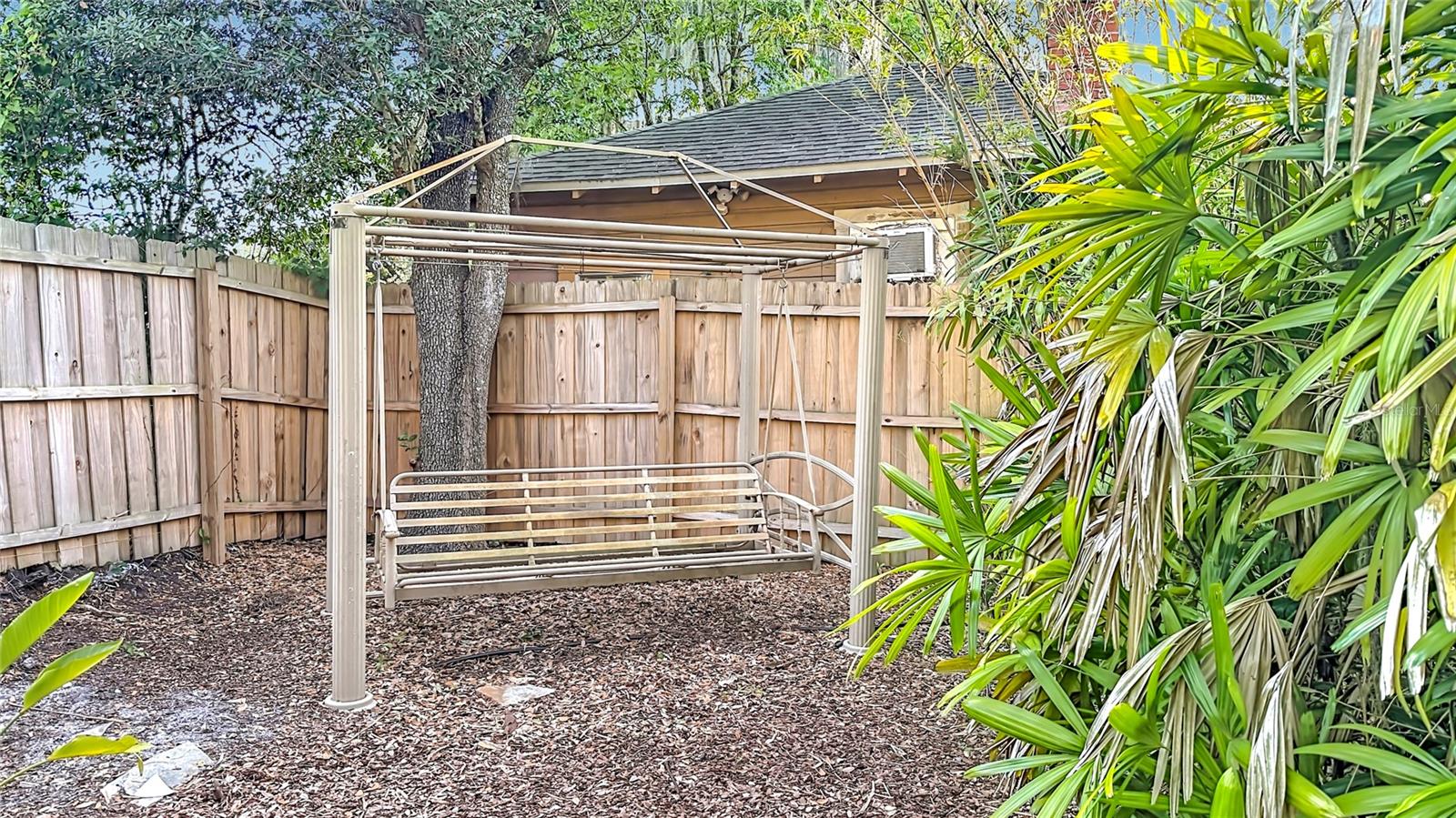 2-Bedroom Colonialtown Bungalow for Lease