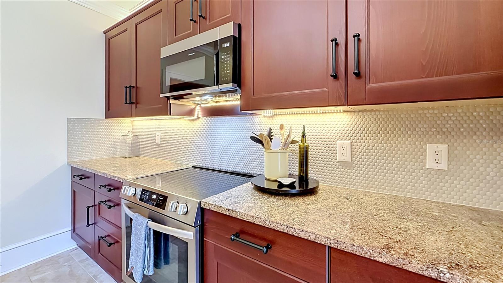 2-Bedroom Colonialtown Bungalow for Lease