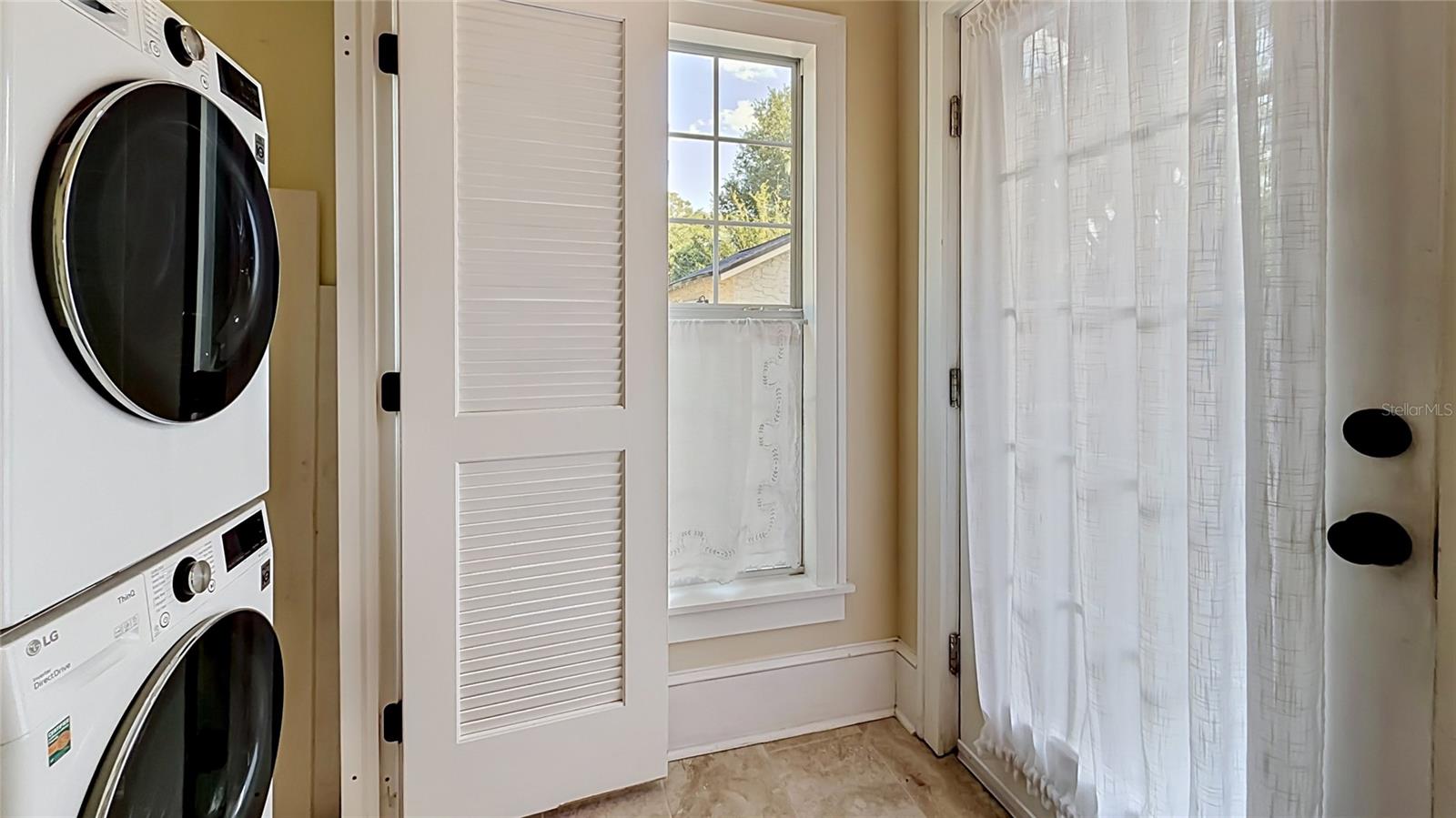 2-Bedroom Colonialtown Bungalow for Lease