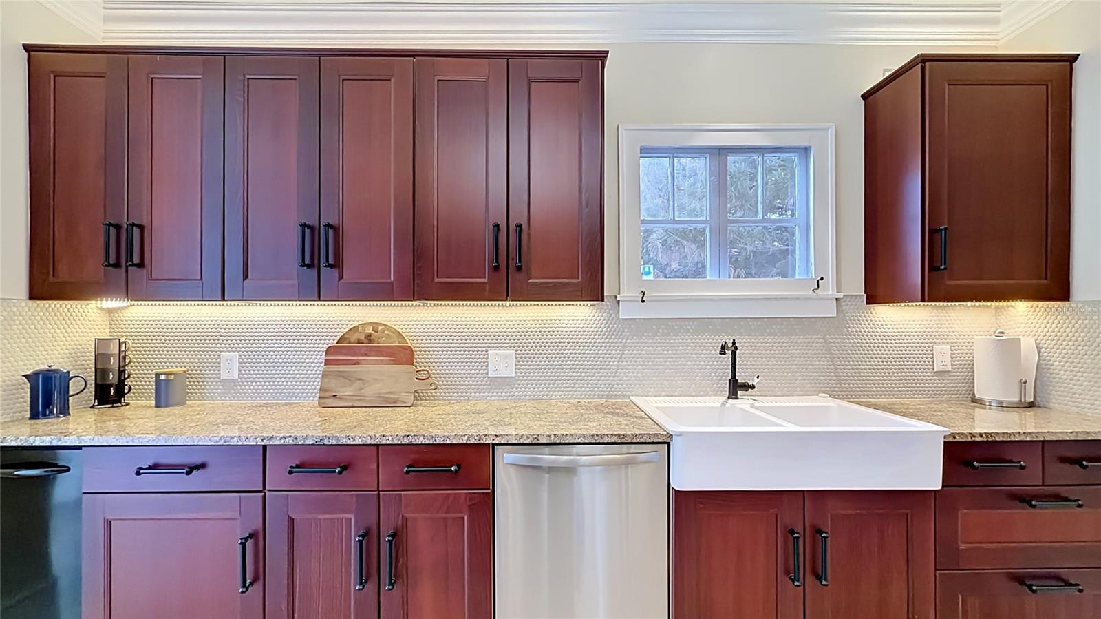 2-Bedroom Colonialtown Bungalow for Lease