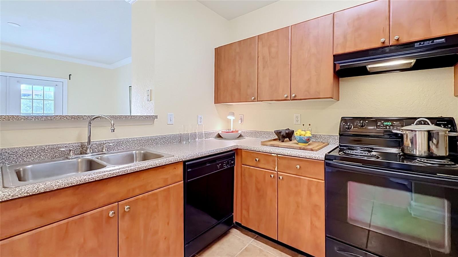 202 E SOUTH ST #4040
