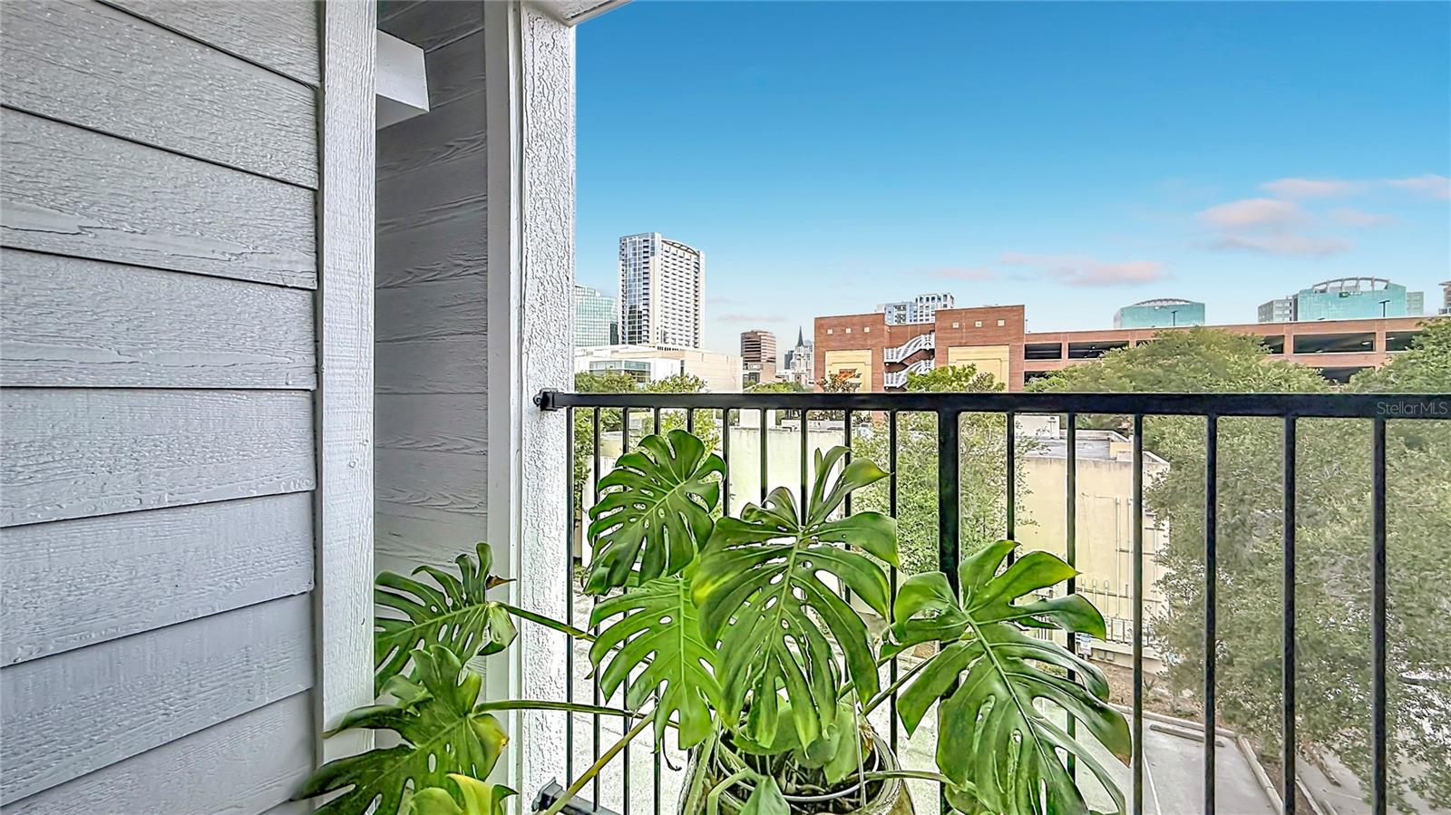 202 E SOUTH ST #4040