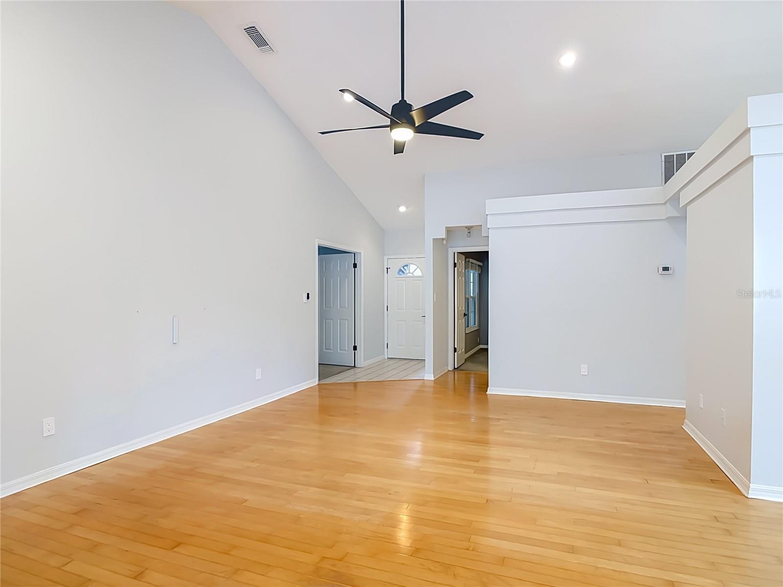 744 BARRINGTON CIR