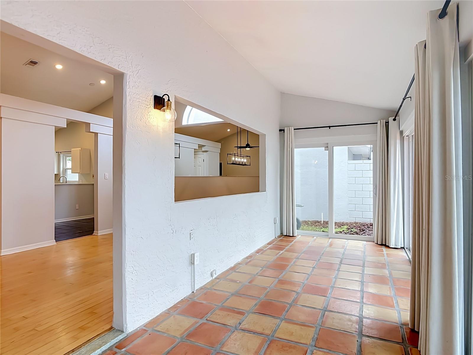 744 BARRINGTON CIR