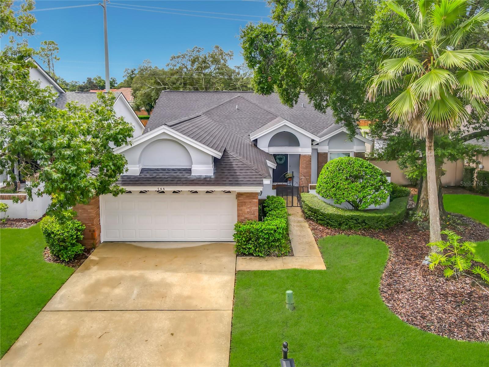 744 BARRINGTON CIR