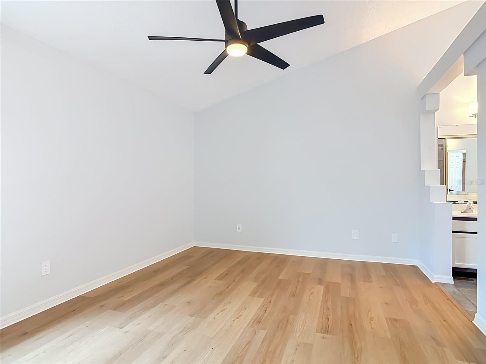 744 BARRINGTON CIR
