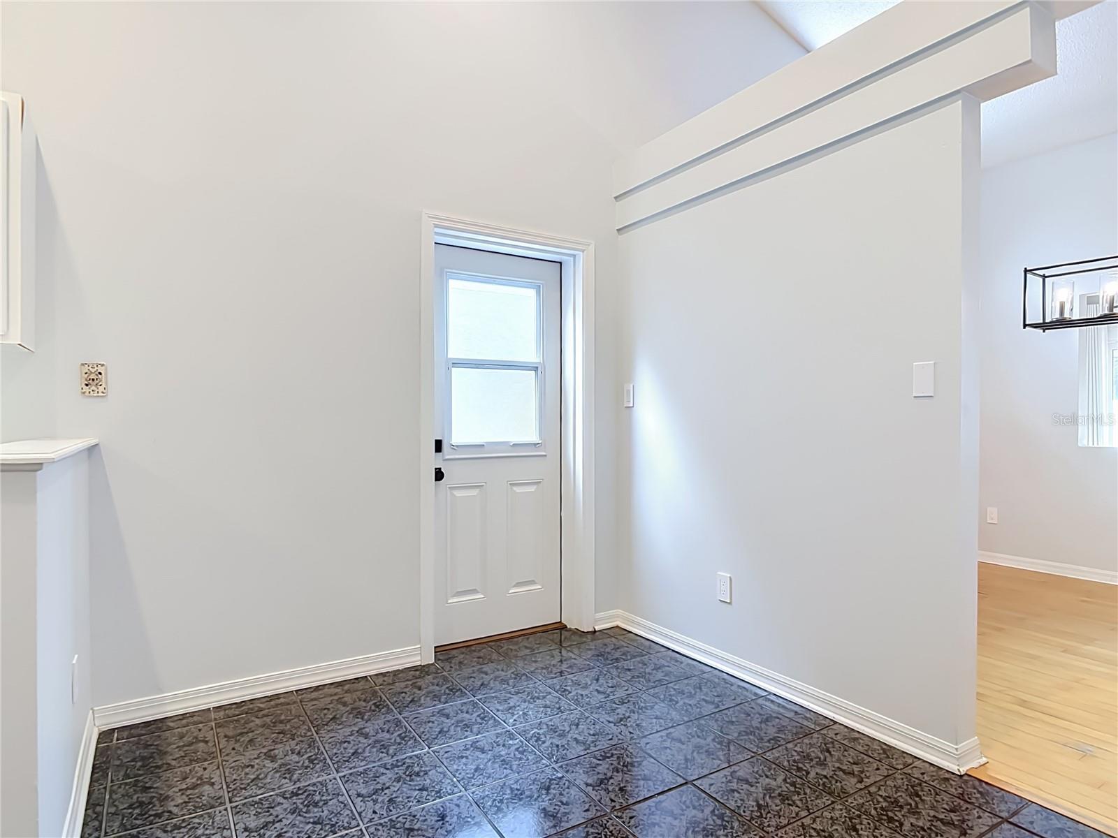 744 BARRINGTON CIR