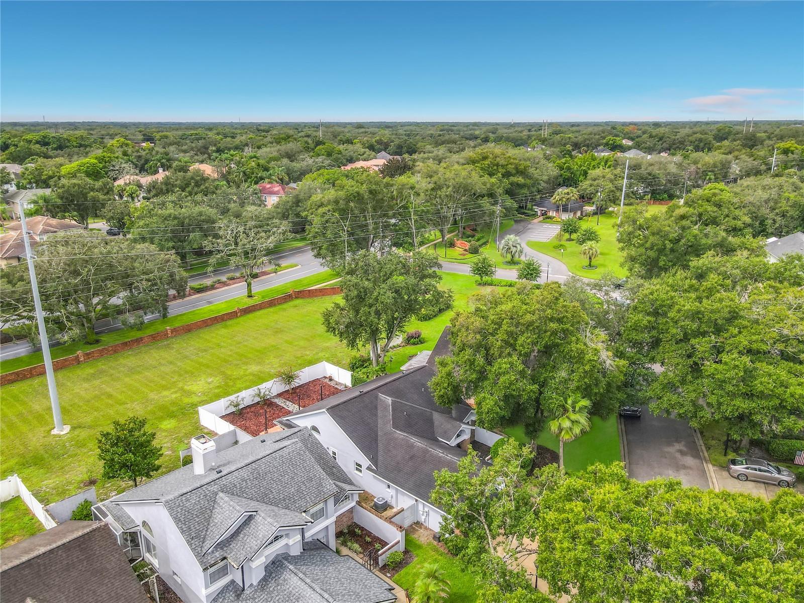 744 BARRINGTON CIR